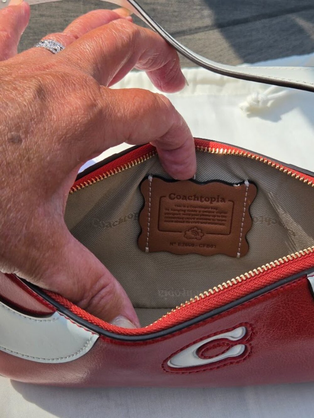 Coach Coachtopia Bowling Small Shoulder Bag - purchase incl. dust bag & gift box - Picture 8 of 15